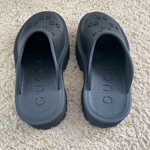 GG black chunky crocs